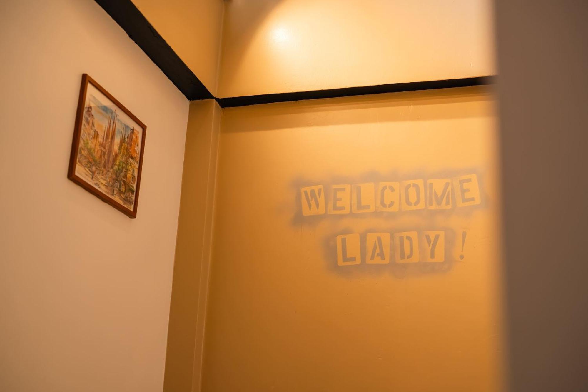 Sweett Lemon Hostel Patong Экстерьер фото