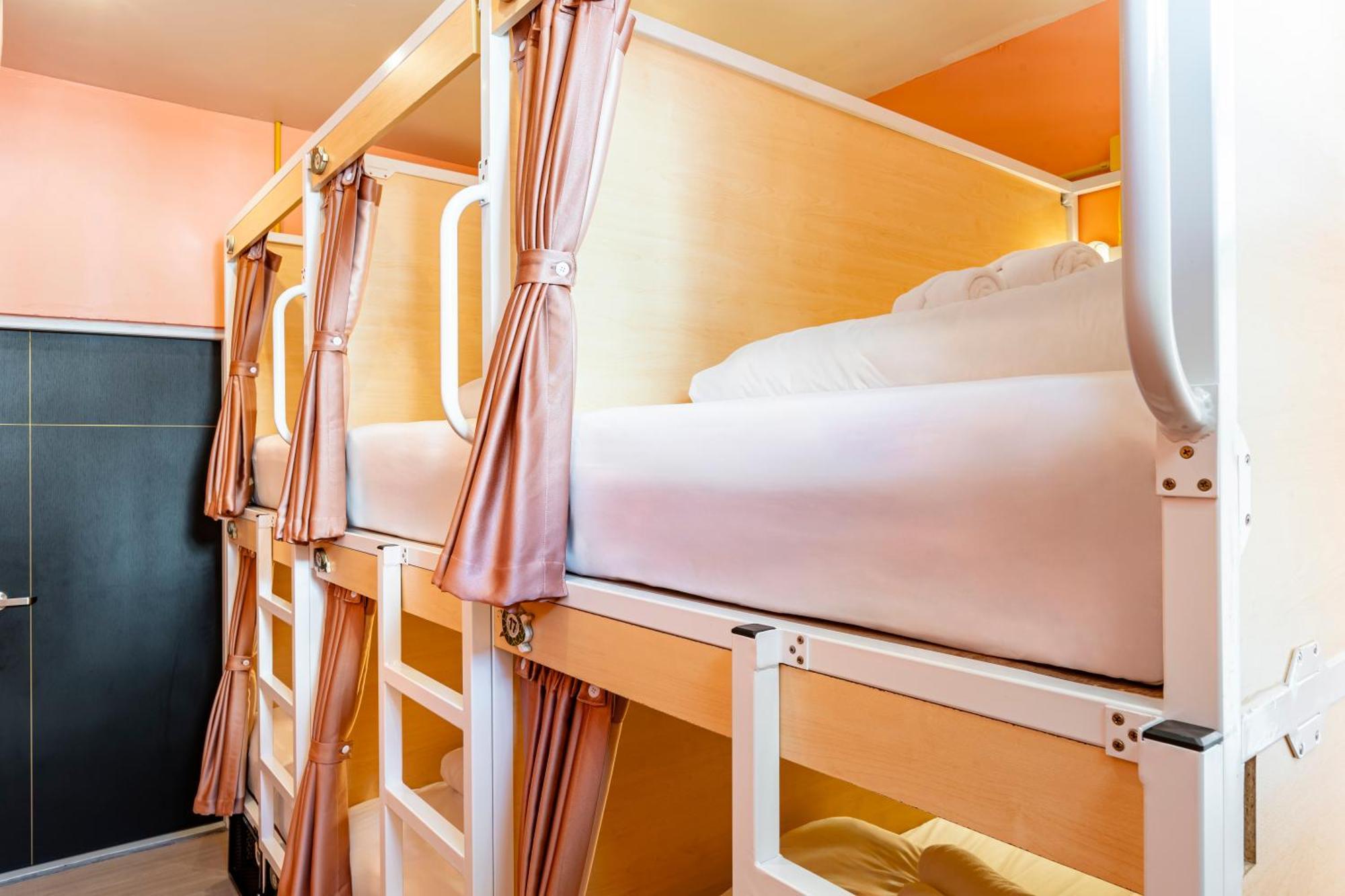 Sweett Lemon Hostel Patong Экстерьер фото