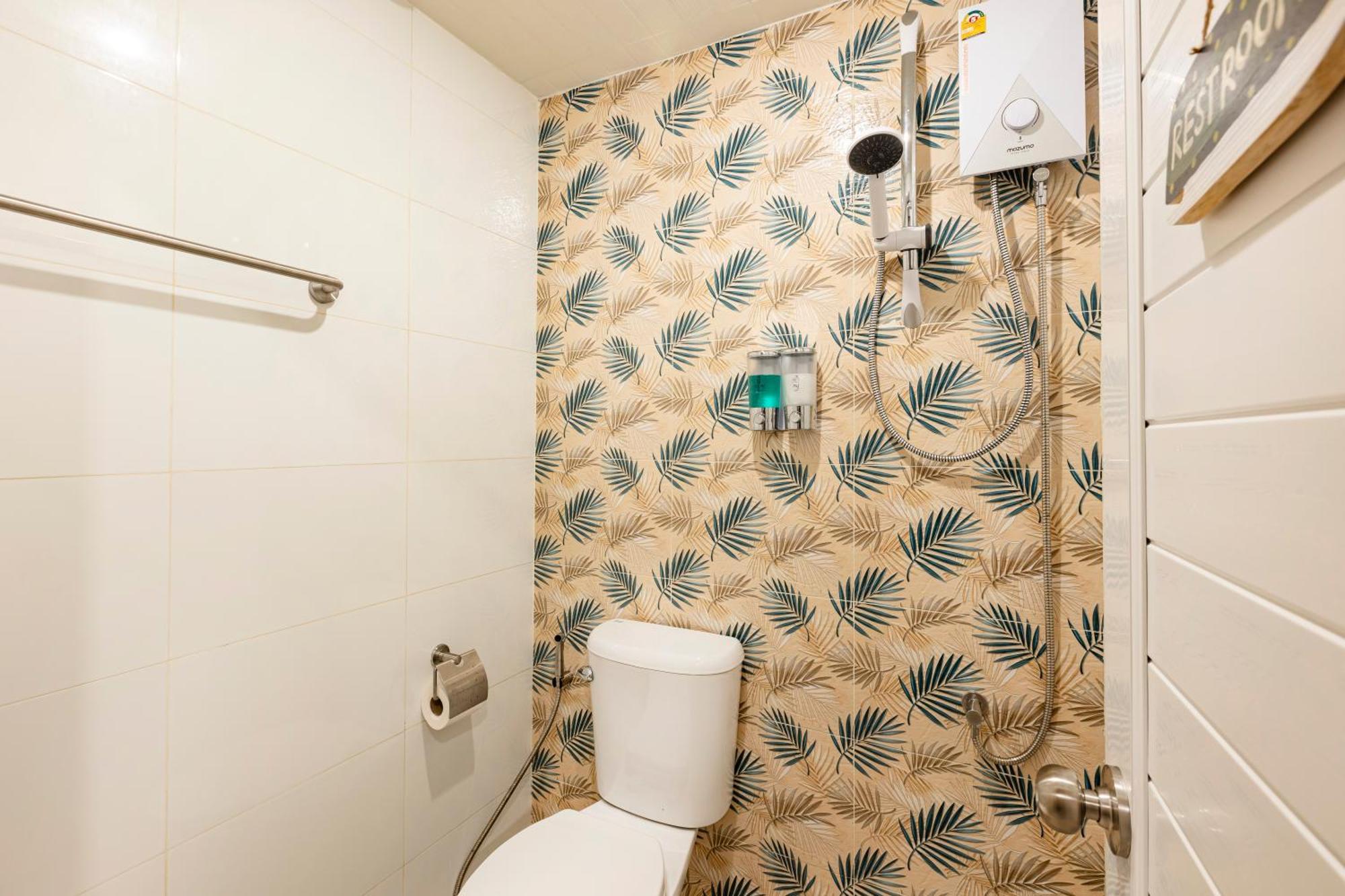 Sweett Lemon Hostel Patong Экстерьер фото
